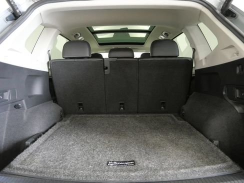 Used 2022 Volkswagen Tiguan SE AWD/4WD image 26