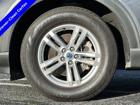 Used 2021 Ford Explorer XLT image 24