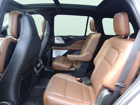 Used 2023 Lincoln Aviator Grand Touring w/ Equipment Group 301A AWD/4WD image 30