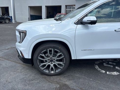 New 2026 GMC Acadia Denali Ultimate image 7