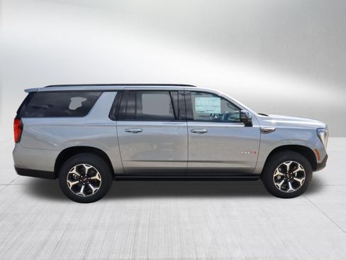 New 2026 GMC Yukon XL AT4 w/ AT4 Premium Package AWD/4WD image 8