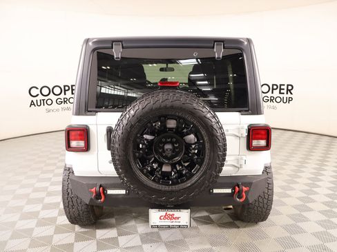 Used 2019 Jeep Wrangler Unlimited Sahara image 20