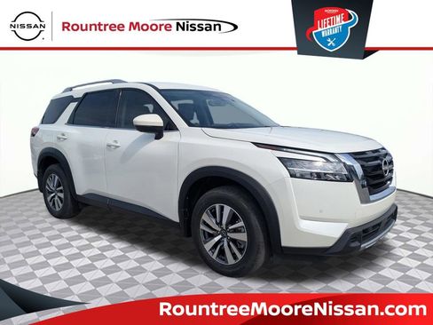 Used 2023 Nissan Pathfinder SL AWD/4WD image 1