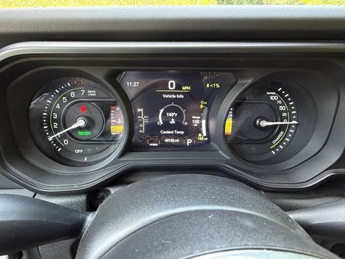 Used 2024 Jeep Wrangler Unlimited Sahara w/ Technology Group AWD/4WD image 20