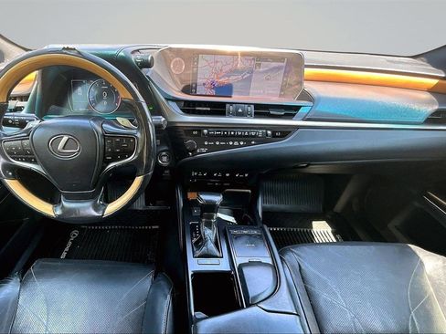 Used 2019 Lexus ES 350 w/ Accessory Package FWD image 7