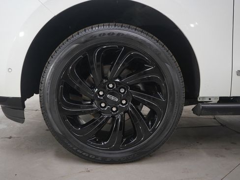 Used 2024 Lincoln Navigator L Reserve w/ Equipment Group 201A image 27