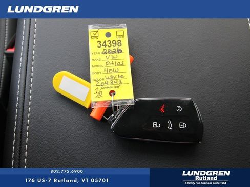 New 2026 Volkswagen Atlas Cross Sport SEL R-Line image 5