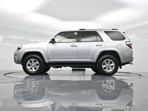 Used 2021 Toyota 4Runner SR5 image 43