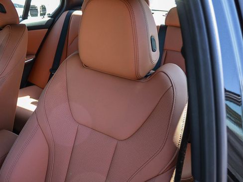 Used 2026 BMW 330i Sedan w/ Convenience Package RWD image 23
