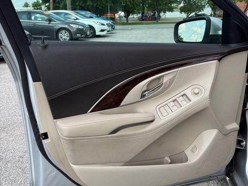 Used 2014 Buick LaCrosse Leather image 12
