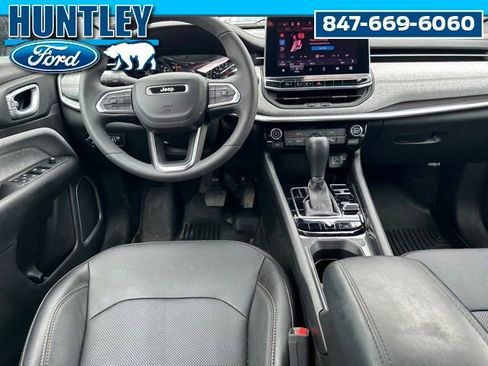 Used 2023 Jeep Compass Latitude AWD/4WD image 12