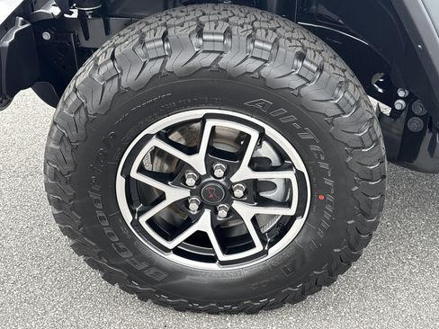 New 2026 Jeep Wrangler Unlimited Rubicon image 13