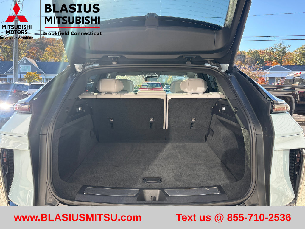Used 2024 Cadillac Lyriq Luxury AWD/4WD image 56