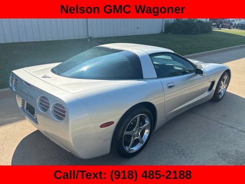 Used 2003 Chevrolet Corvette Coupe w/ Preferred Equipment Group RWD image 6
