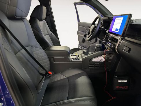 New 2025 Toyota Tacoma TRD Sport AWD/4WD image 19