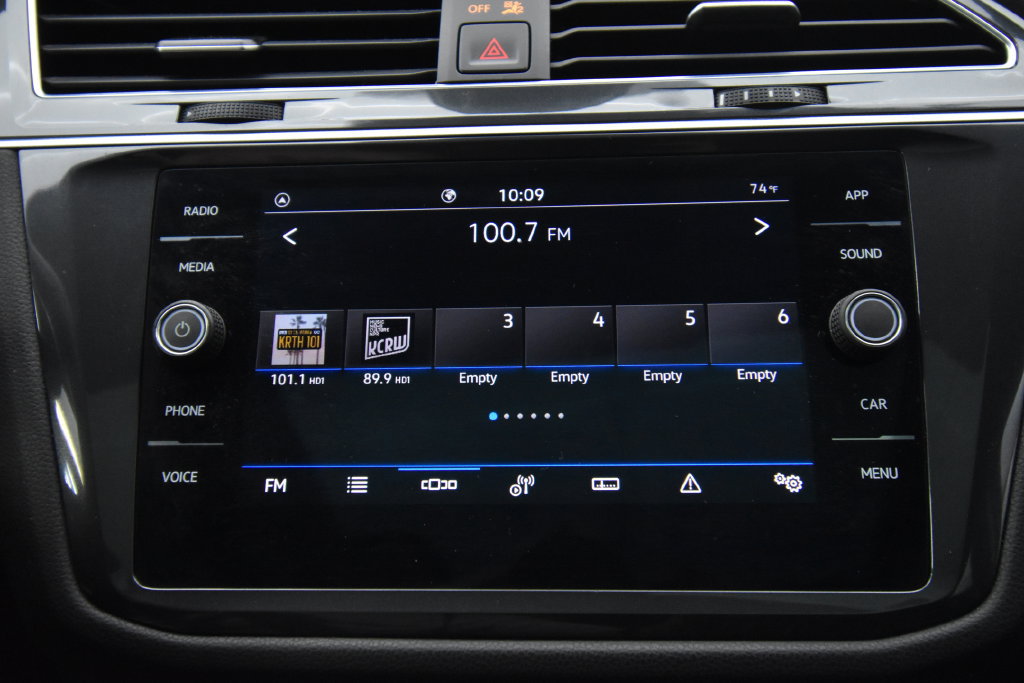 Used 2022 Volkswagen Tiguan SE FWD image 13
