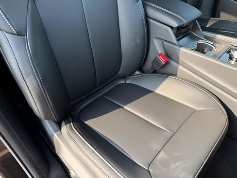 New 2026 Jeep Grand Cherokee Limited AWD/4WD image 15