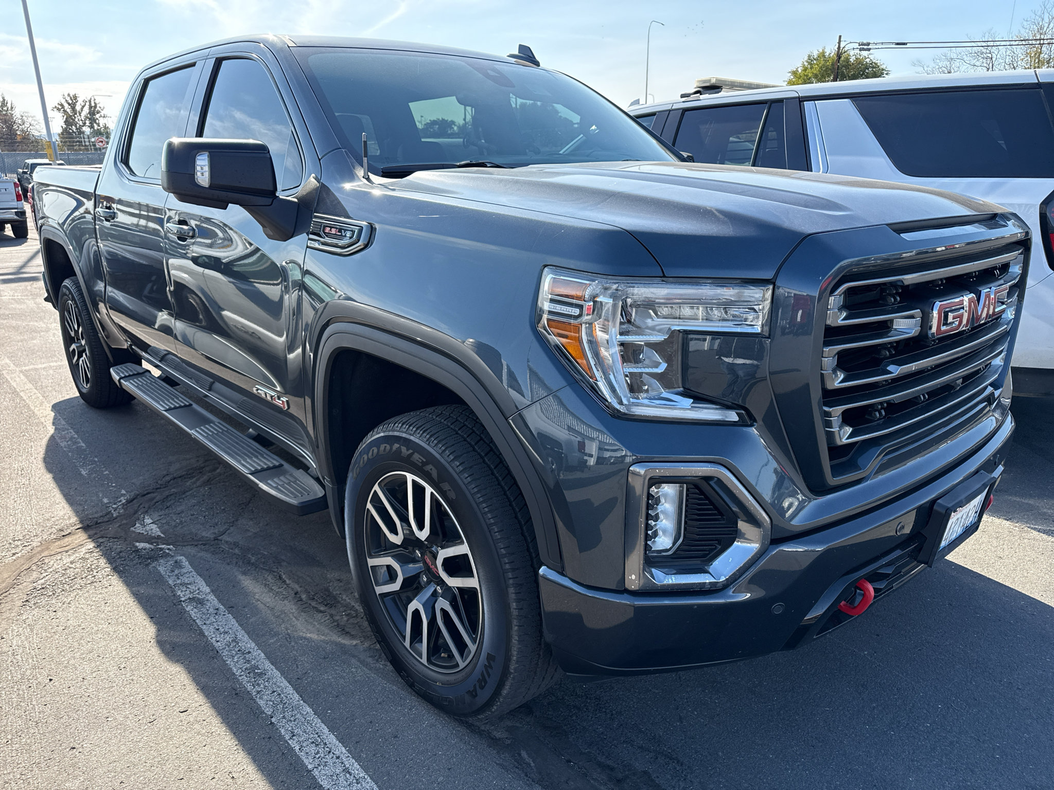 Used 2020 GMC Sierra 1500 AT4 w/ AT4 Premium Package AWD/4WD image 2