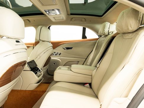 Used 2026 Bentley Flying Spur V8 AWD/4WD image 45