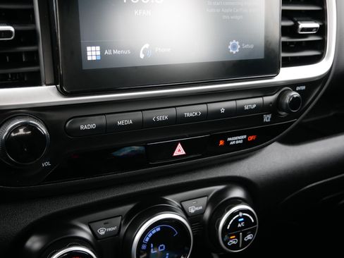 Used 2022 Hyundai Venue SEL FWD image 23
