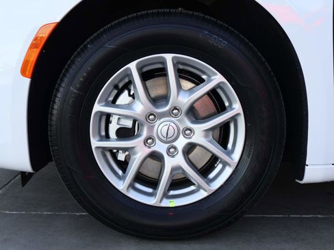 New 2026 Chrysler Pacifica Select FWD image 6