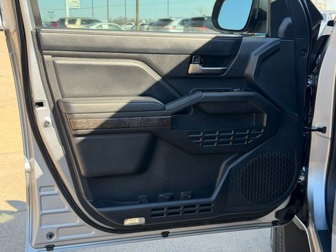 Used 2025 Toyota Tacoma Limited image 21