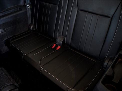 Used 2022 Volkswagen Tiguan SE image 29