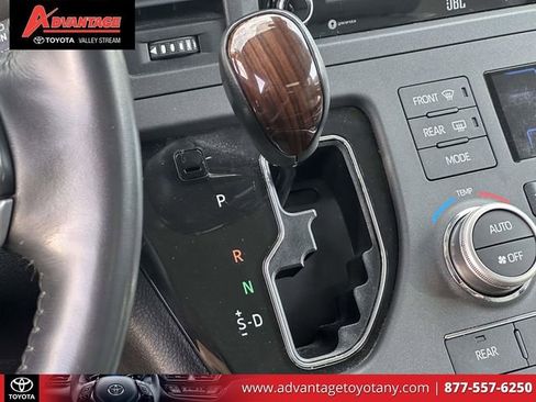 Used 2020 Toyota Sienna Limited Premium image 33