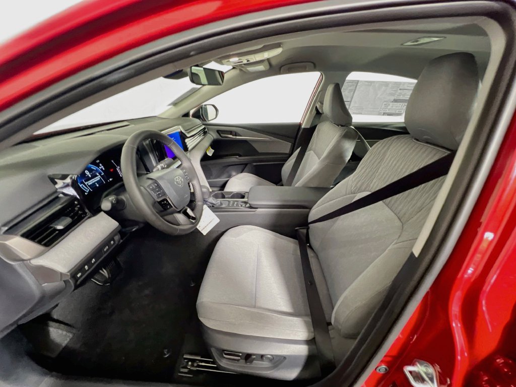Used 2026 Toyota Camry LE w/ Convenience Package FWD image 14