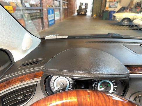 Used 2011 Buick LaCrosse CXS FWD image 26