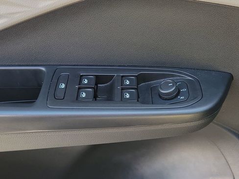 Used 2023 Volkswagen Taos S FWD image 29