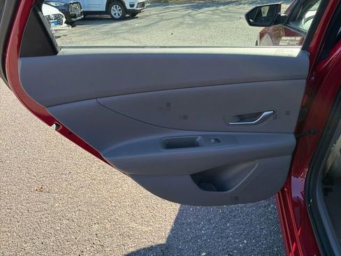 Certified 2023 Hyundai Elantra SEL image 14