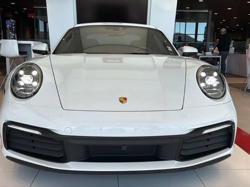 Used 2024 Porsche 911 Carrera RWD image 8
