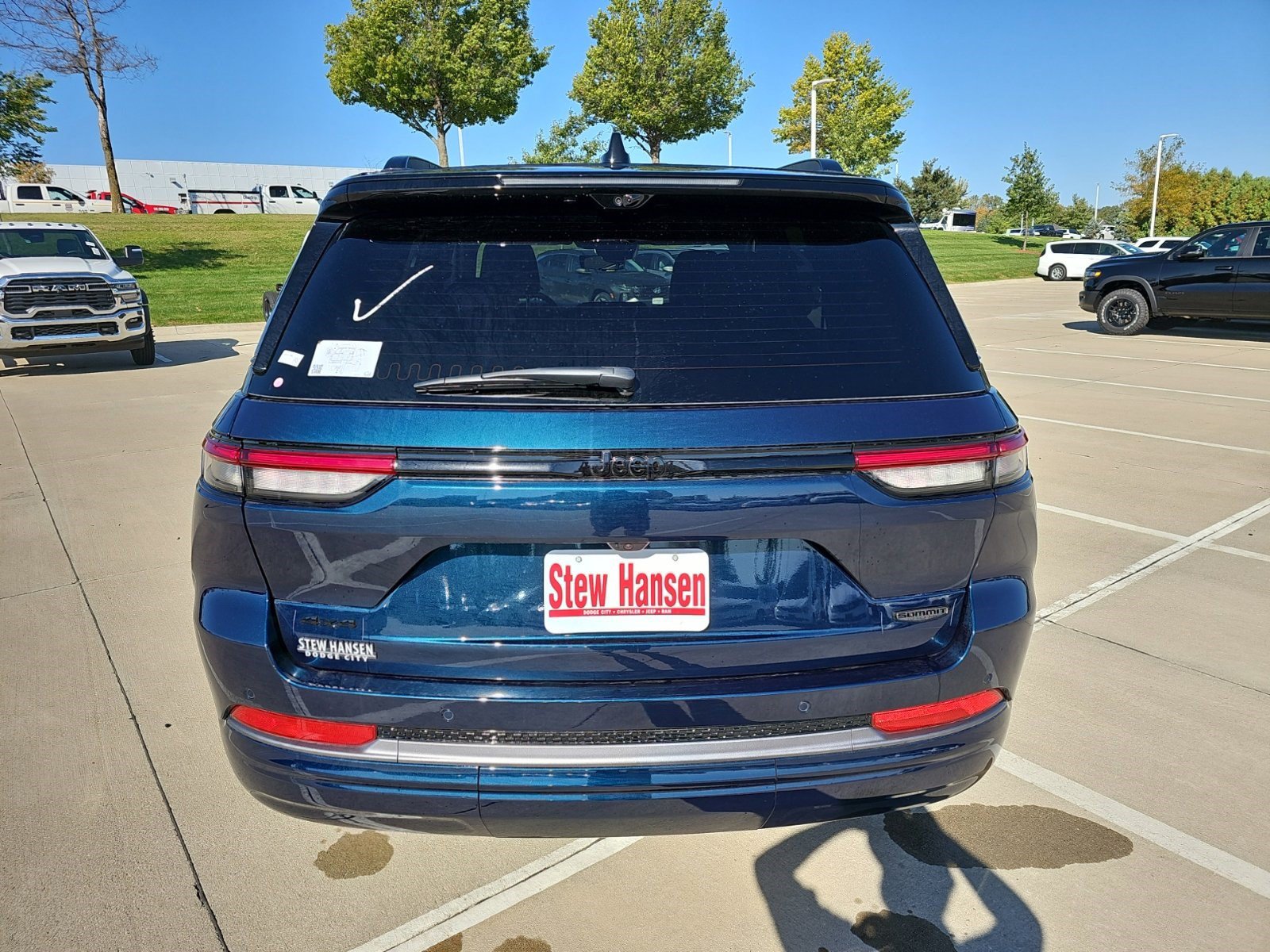 New 2027 Jeep Grand Cherokee Summit AWD/4WD image 5