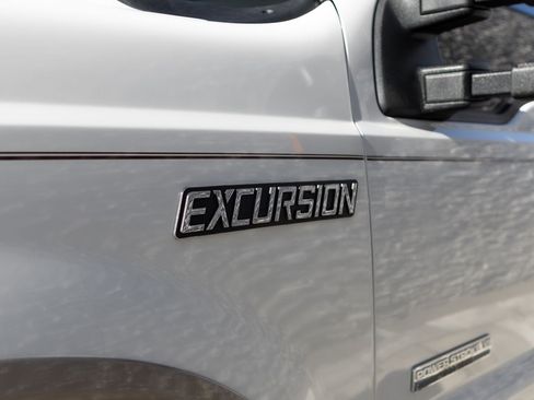 Used 2005 Ford Excursion Eddie Bauer image 36