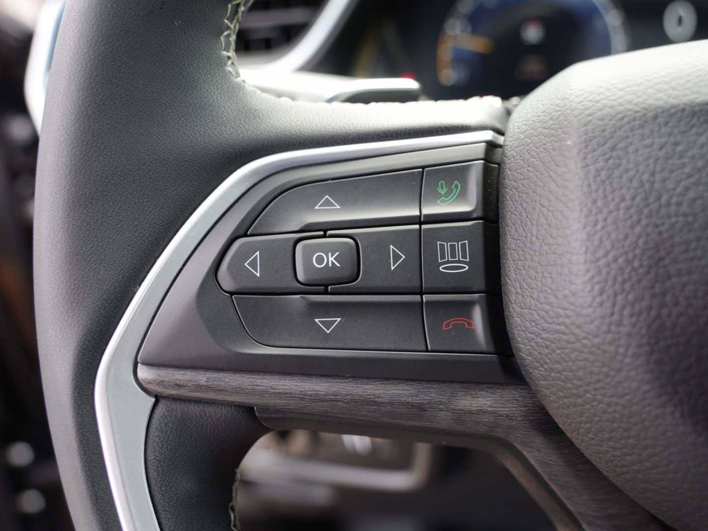 Used 2024 Jeep Grand Cherokee L Limited w/ Luxury Tech Group II RWD image 20