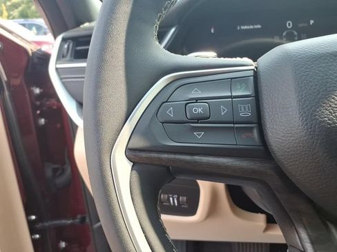 Certified 2023 Jeep Grand Cherokee L Limited AWD/4WD image 28