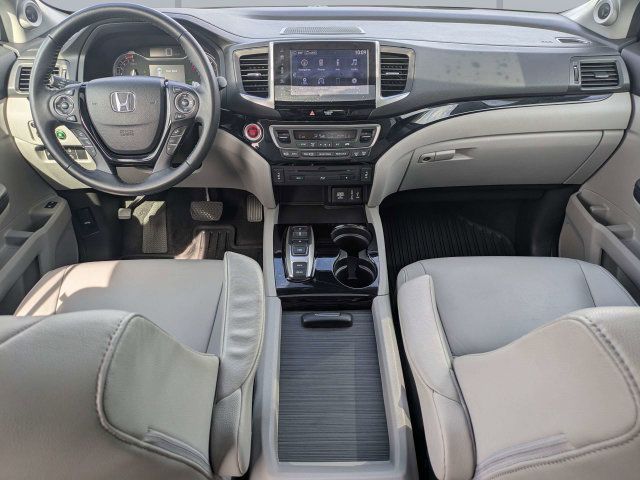 Used 2017 Honda Pilot Touring image 17