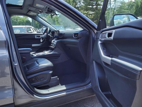 Used 2021 Ford Explorer XLT w/ Equipment Group 202A image 11