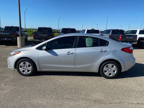Used 2016 Kia Forte LX FWD image 3