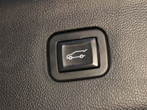Used 2019 Buick Enclave Premium w/ Experience Buick Package AWD/4WD image 19