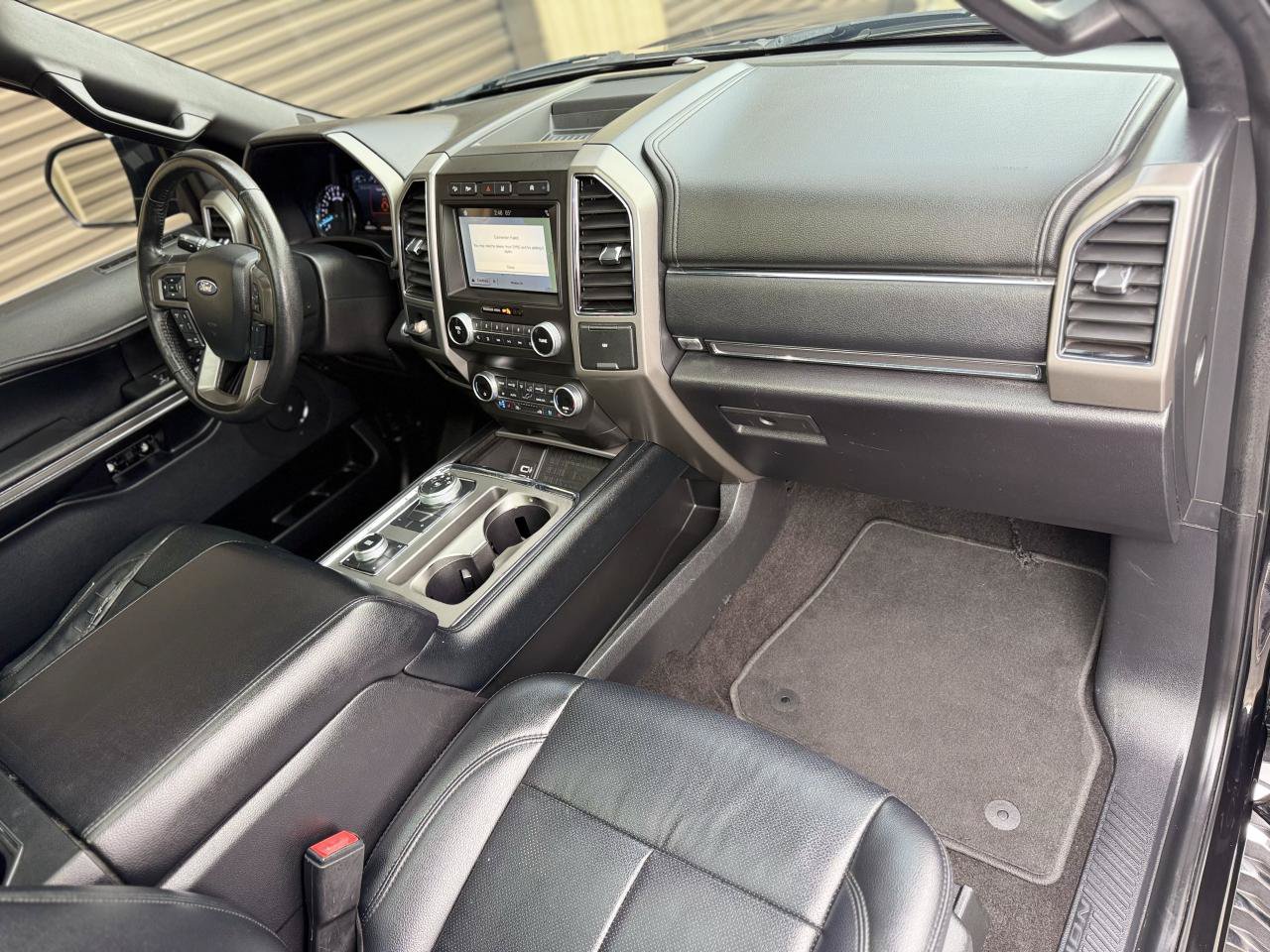 Used 2019 Ford Expedition XLT w/ Equipment Group 202A AWD/4WD image 17