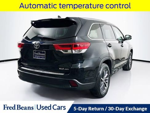 Used 2018 Toyota Highlander XLE image 11