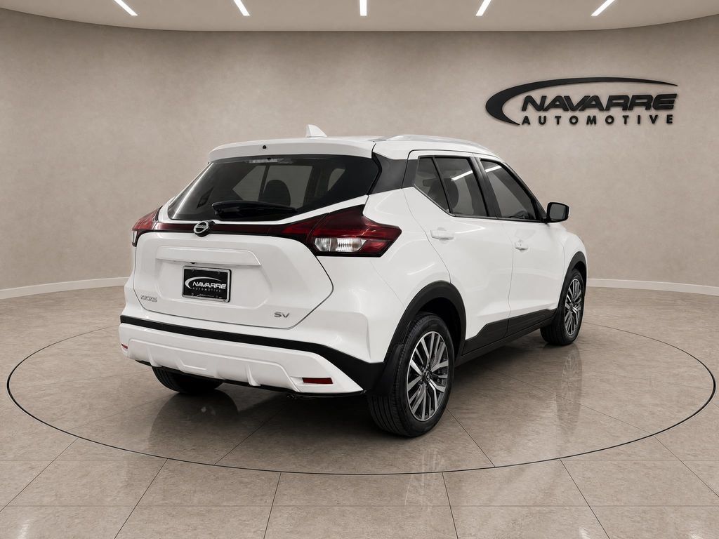Used 2023 Nissan Kicks SV FWD image 7