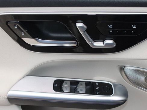Used 2026 Mercedes-Benz GLC 300 image 13