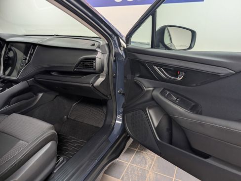Used 2025 Subaru Outback Premium image 28