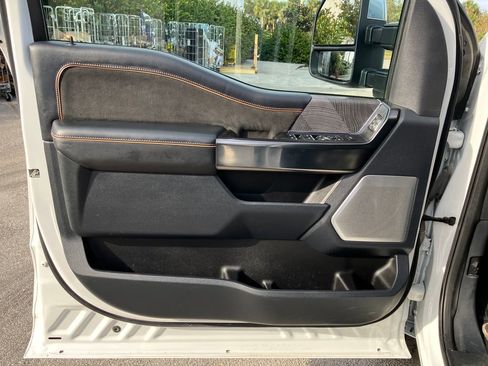 Certified 2024 Ford F250 Platinum image 15