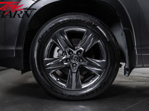 Used 2019 Toyota Highlander Limited Platinum AWD/4WD image 17