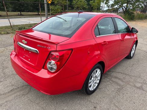 Used 2016 Chevrolet Sonic LT w/ Wheels and Fog Lamp Package FWD image 3