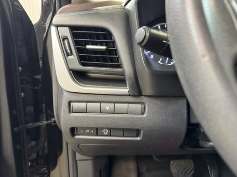 Used 2023 Nissan Rogue SV AWD/4WD image 35